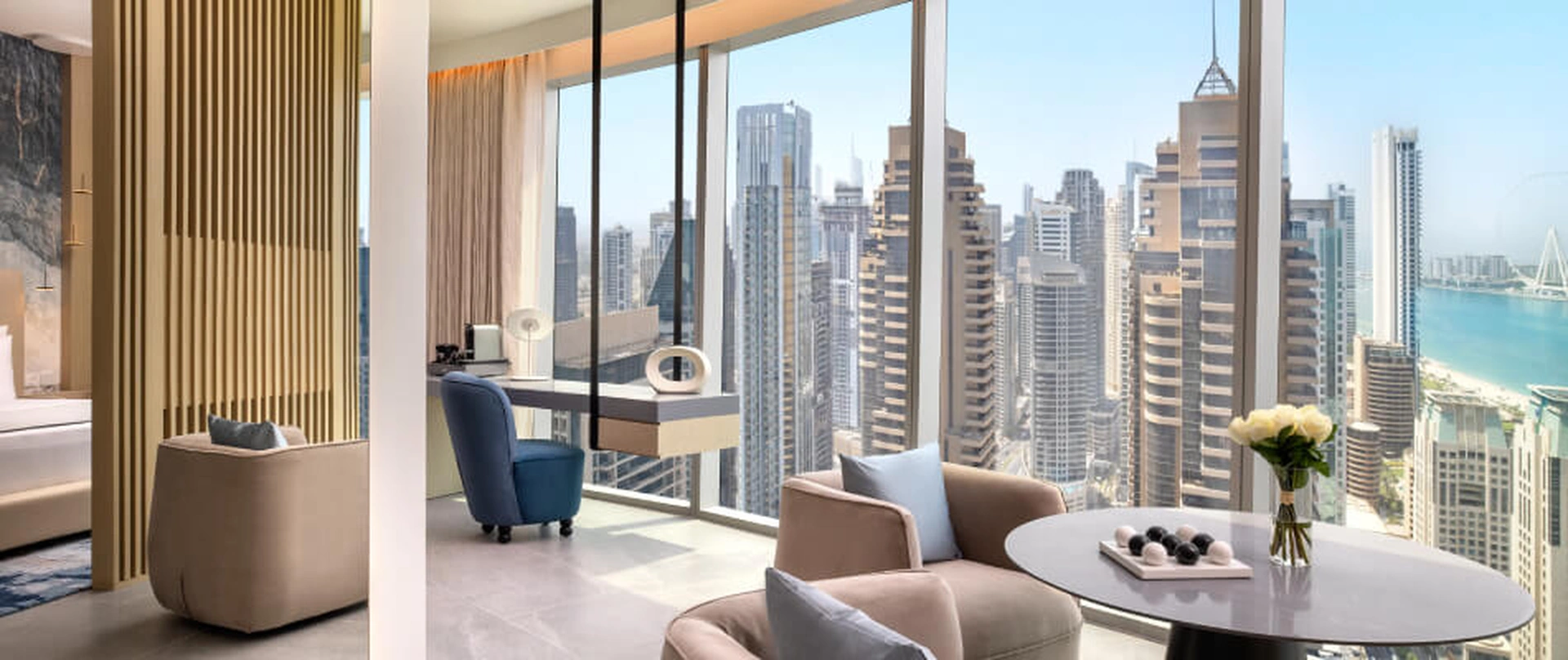 Khách sạn cao nhất thế giới, có 1.000 phòng, khách ngủ chạm mây - 14