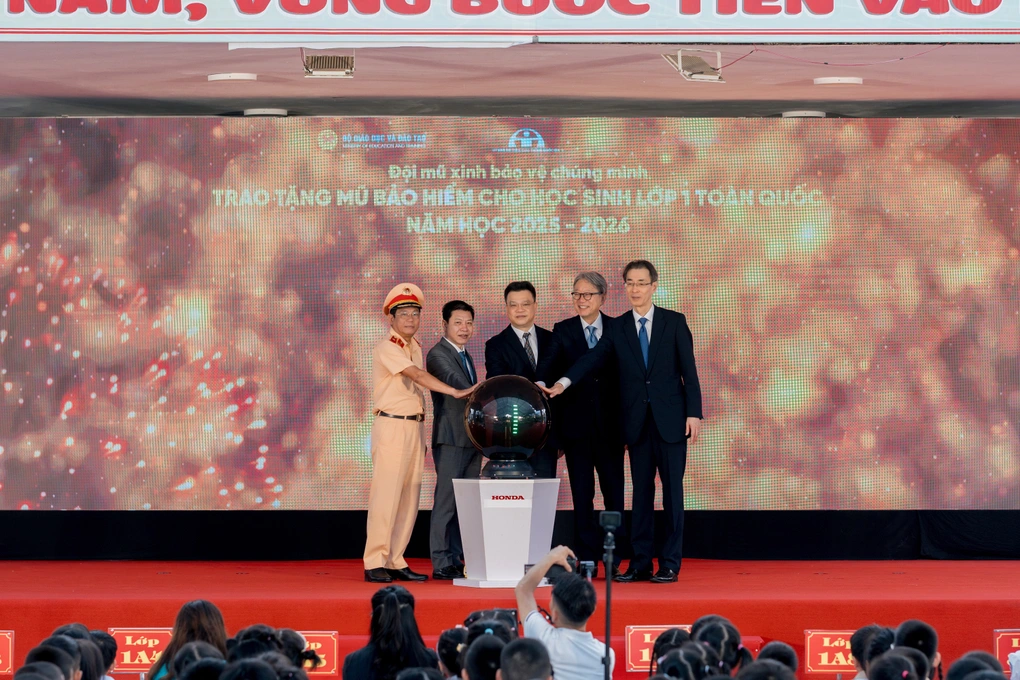 Honda Việt Nam tổng kết chương trình trao tặng mũ bảo hiểm cho học sinh lớp 1 - 2 Honda Việt Nam tổng kết chương trình trao tặng mũ bảo hiểm cho học sinh lớp 1 - 2