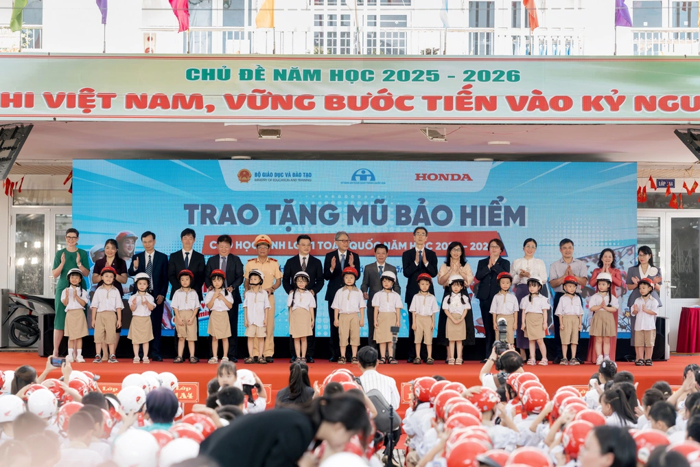 Honda Việt Nam tổng kết chương trình trao tặng mũ bảo hiểm cho học sinh lớp 1 - 3 Honda Việt Nam tổng kết chương trình trao tặng mũ bảo hiểm cho học sinh lớp 1 - 3