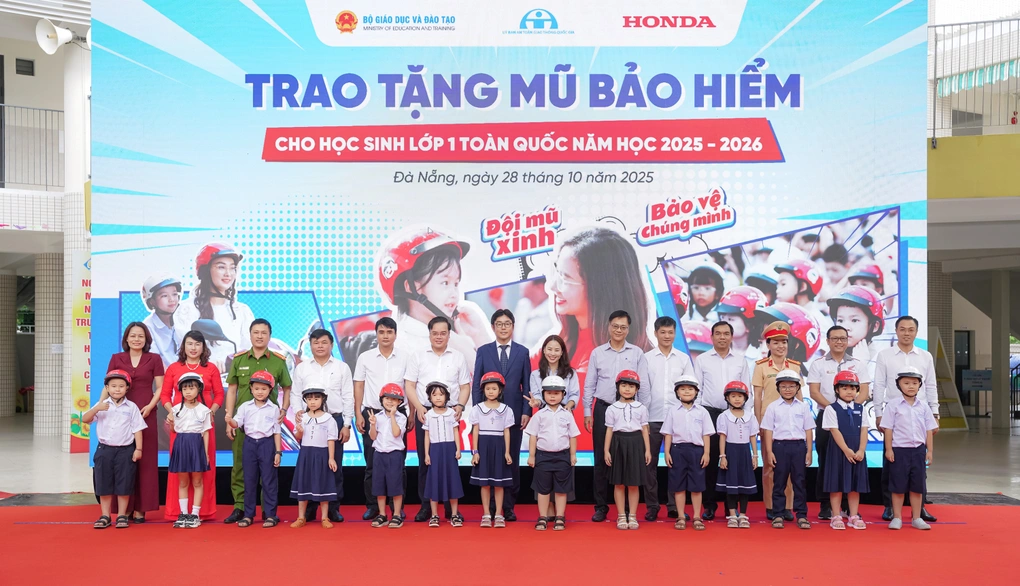 Honda Việt Nam tổng kết chương trình trao tặng mũ bảo hiểm cho học sinh lớp 1 - 4 Honda Việt Nam tổng kết chương trình trao tặng mũ bảo hiểm cho học sinh lớp 1 - 4