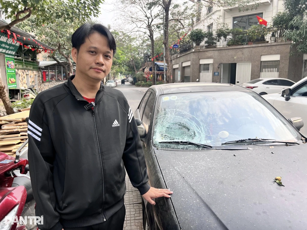 Vật thể liệng từ chung cư ở Hà Nội xuống, kính ô tô của cư dân nứt toác - 2 Vật thể liệng từ chung cư ở Hà Nội xuống, kính ô tô của cư dân nứt toác - 2