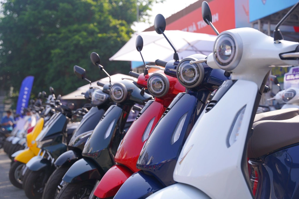 Ngày hội “Đổi xăng lấy điện” mang đến cho khách hàng loạt ưu đãi hấp dẫn - 3 Ngày hội “Đổi xăng lấy điện” mang đến cho khách hàng loạt ưu đãi hấp dẫn - 3