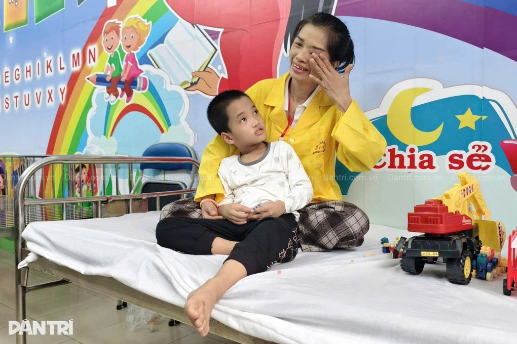 Mẹ ung thư: Em không còn nhiều thời gian, khẩn cầu các bác thương cháu!” - 3 Mẹ ung thư: Em không còn nhiều thời gian, khẩn cầu các bác thương cháu!” - 3