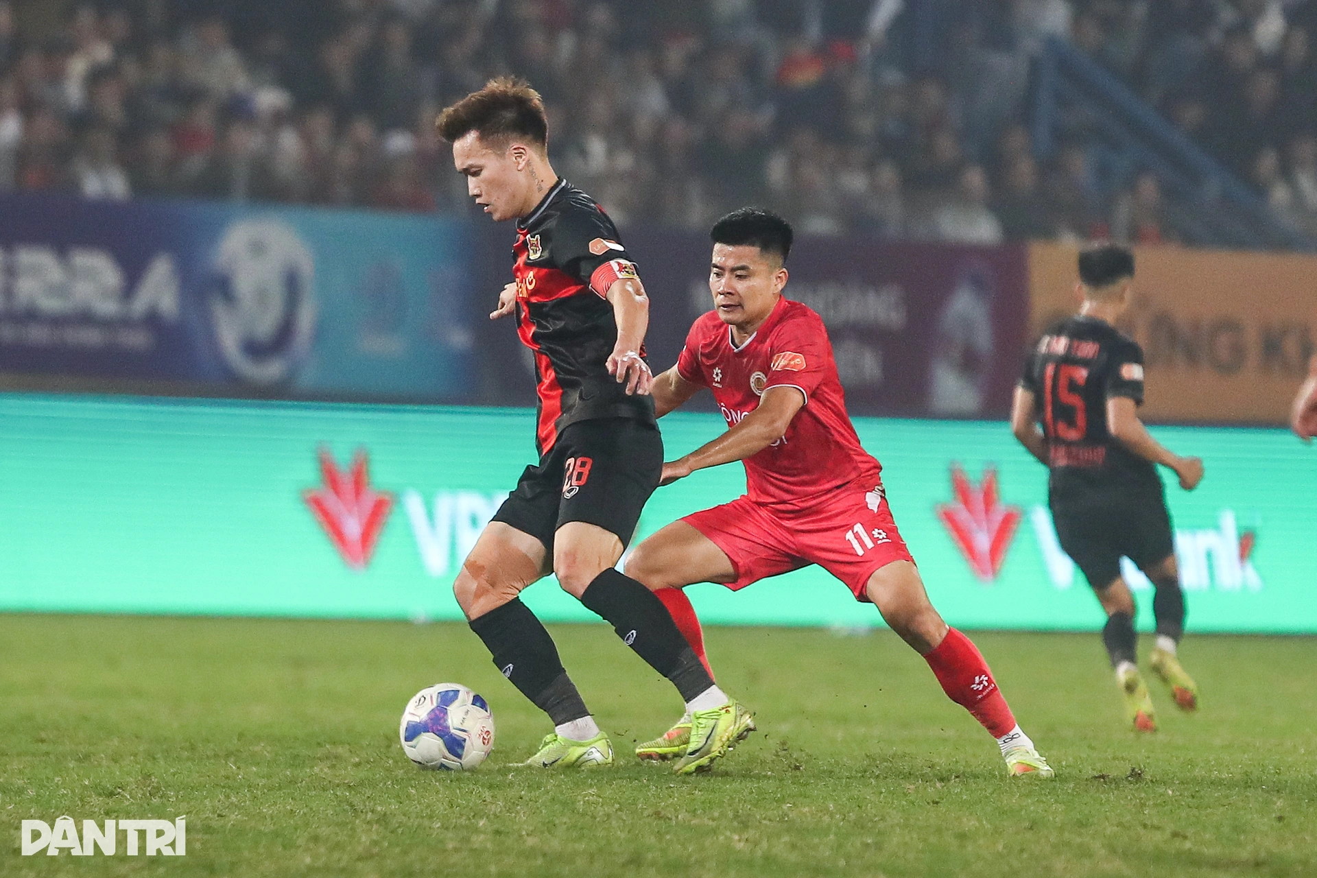 Hàng Đẫy chật kín CĐV trong ngày Đình Bắc nhận giải Vua phá lưới U23 châu Á - 9