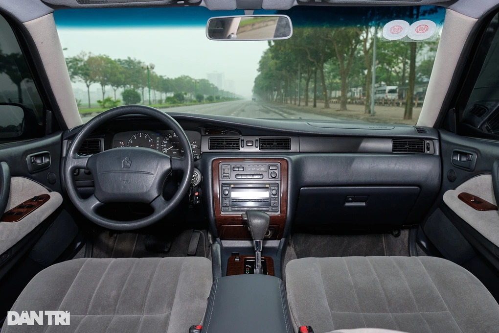 Toyota Crown: Mẫu xe huyền thoại tại Việt Nam - 2 Toyota Crown: Mẫu xe huyền thoại tại Việt Nam - 2