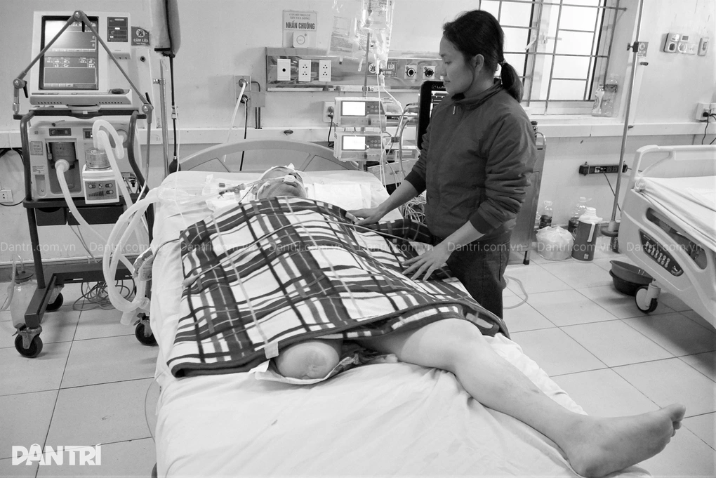 Người cha khuyết tật ra đi, để lại vợ và 4 con thơ trong cảnh cùng quẫn - 2 Người cha khuyết tật ra đi, để lại vợ và 4 con thơ trong cảnh cùng quẫn - 2