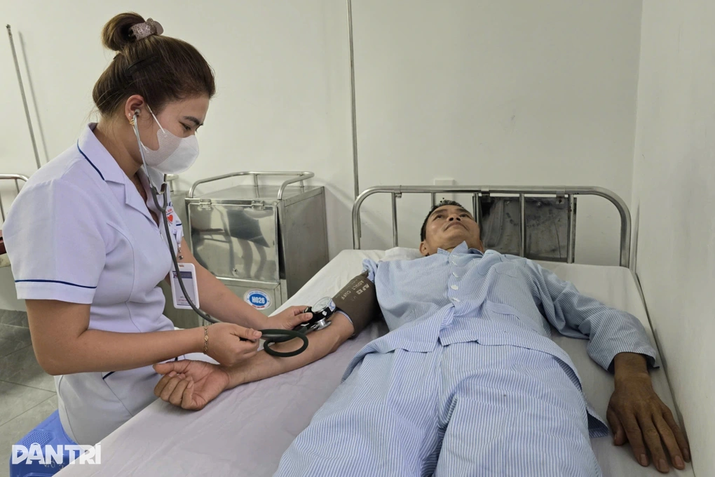 Bạn đọc Dân trí tiếp sức 2 vợ chồng cùng mắc ung thư vượt cơn khốn cùng - 3