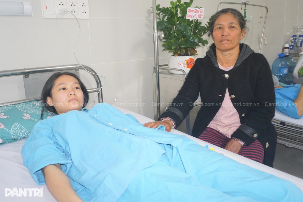 Nữ sinh hiến gan để níu giữ sự sống anh trai được nhà trường cho thi lại - 3