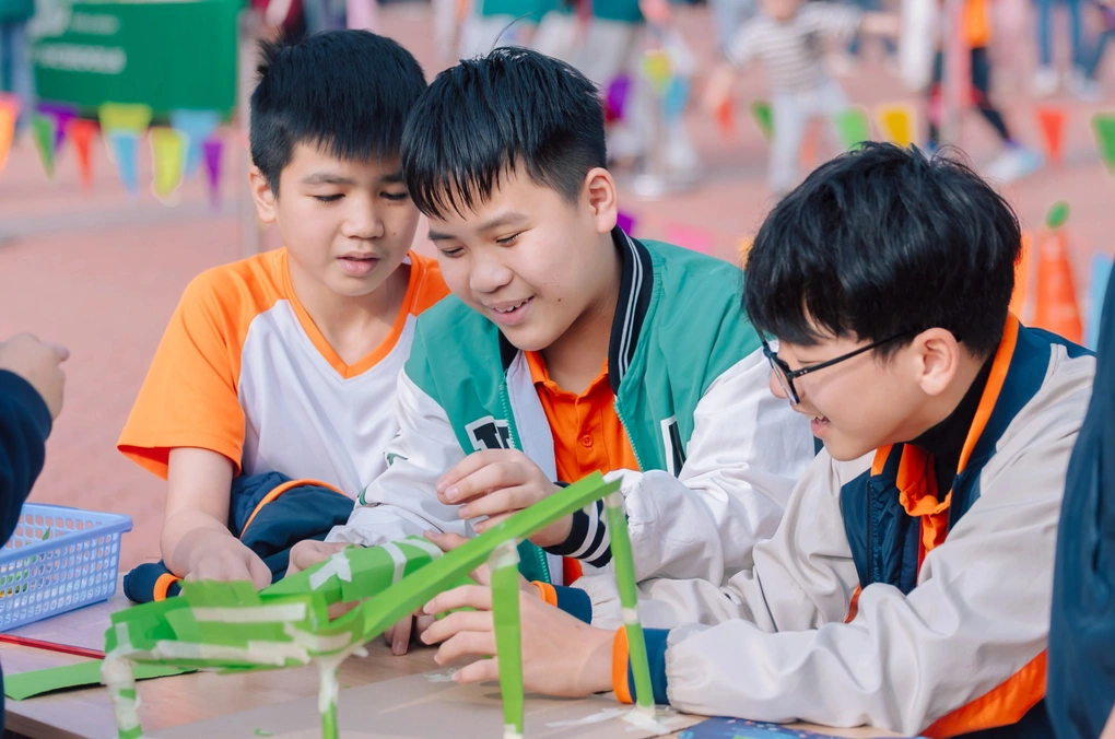 Bộ trưởng Giáo dục: Không chạy theo thành tích khi sắp xếp các trường học - 2 Bộ trưởng Giáo dục: Không chạy theo thành tích khi sắp xếp các trường học - 2