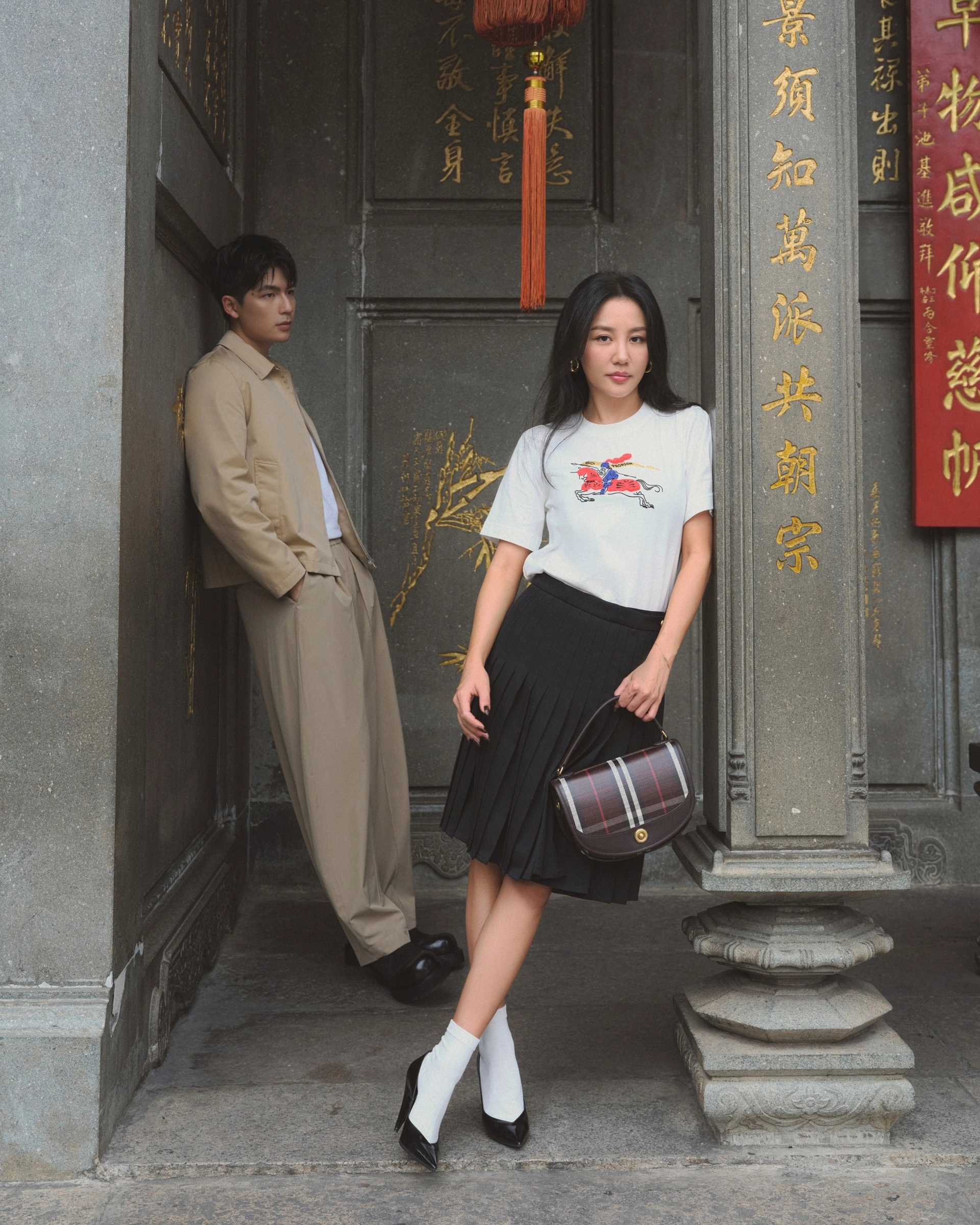 Văn Mai Hương độc thân giàu có ở tuổi 32, đóng cặp mỹ nam trăm tỷ gây chú ý - 2