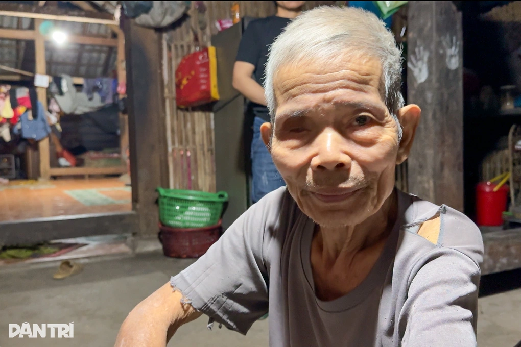 Cha già suy thận đau đớn, 3 thế hệ chật vật tồn tại nơi rừng sâu núi thẳm - 4 Cha già suy thận đau đớn, 3 thế hệ chật vật tồn tại nơi rừng sâu núi thẳm - 4