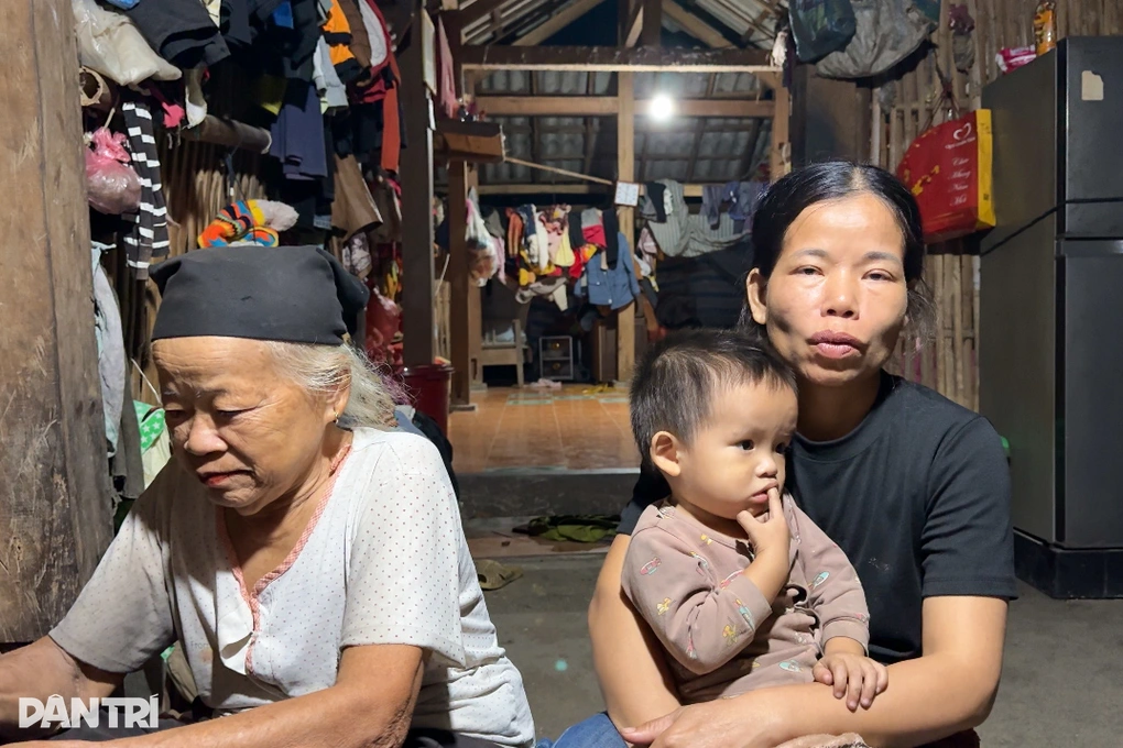 Cha già suy thận đau đớn, 3 thế hệ chật vật tồn tại nơi rừng sâu núi thẳm - 5 Cha già suy thận đau đớn, 3 thế hệ chật vật tồn tại nơi rừng sâu núi thẳm - 5