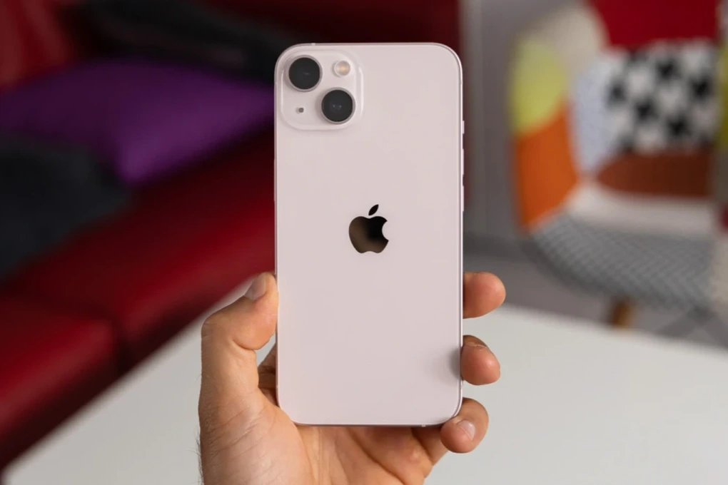 Mẫu iPhone rẻ nhất tại Việt Nam tăng giá - 2 Mẫu iPhone rẻ nhất tại Việt Nam tăng giá - 2