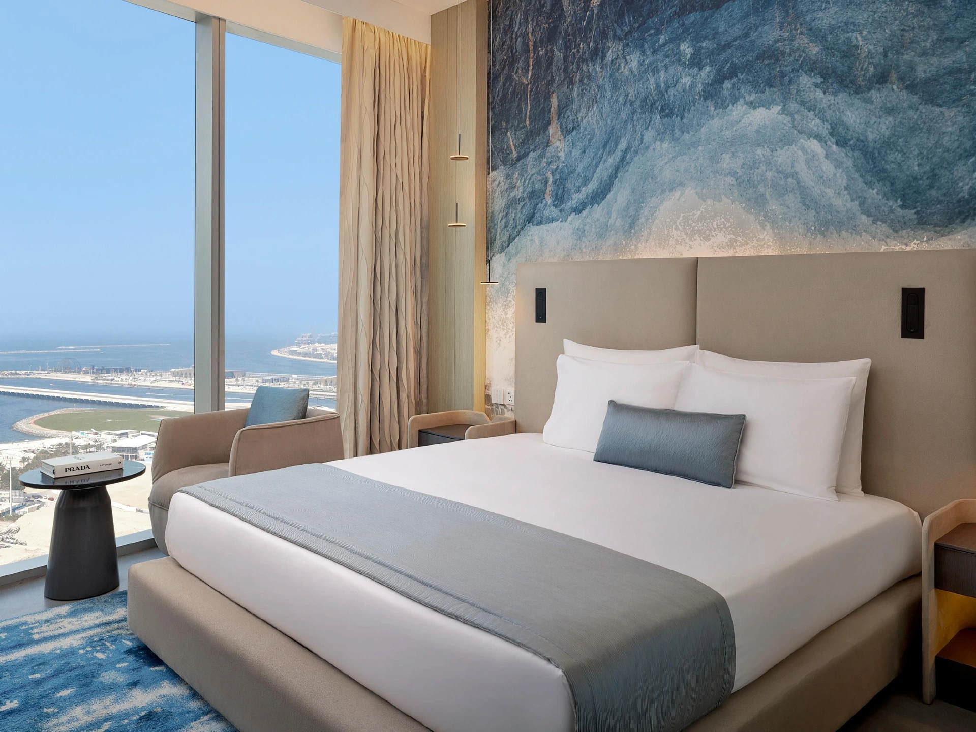 Khách sạn cao nhất thế giới, có 1.000 phòng, khách ngủ chạm mây - 13