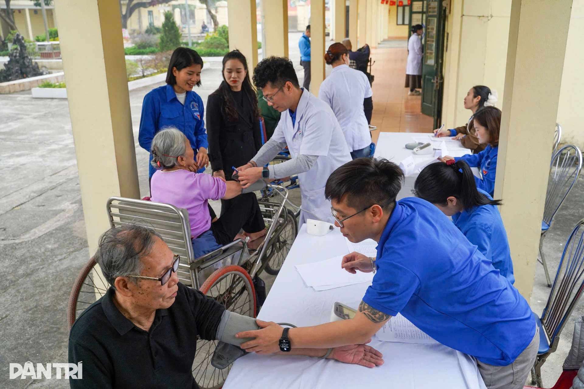 Xuân ấm của những cựu binh 50 năm sống cùng xe lăn, trải qua chục ca mổ - 3