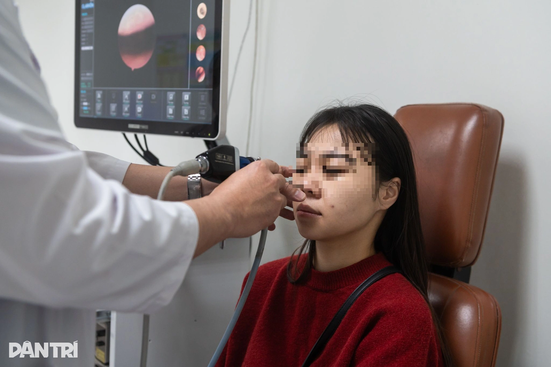 Bên trong khoang mũi sưng nề của người Hà Nội giữa cao điểm ô nhiễm - 7