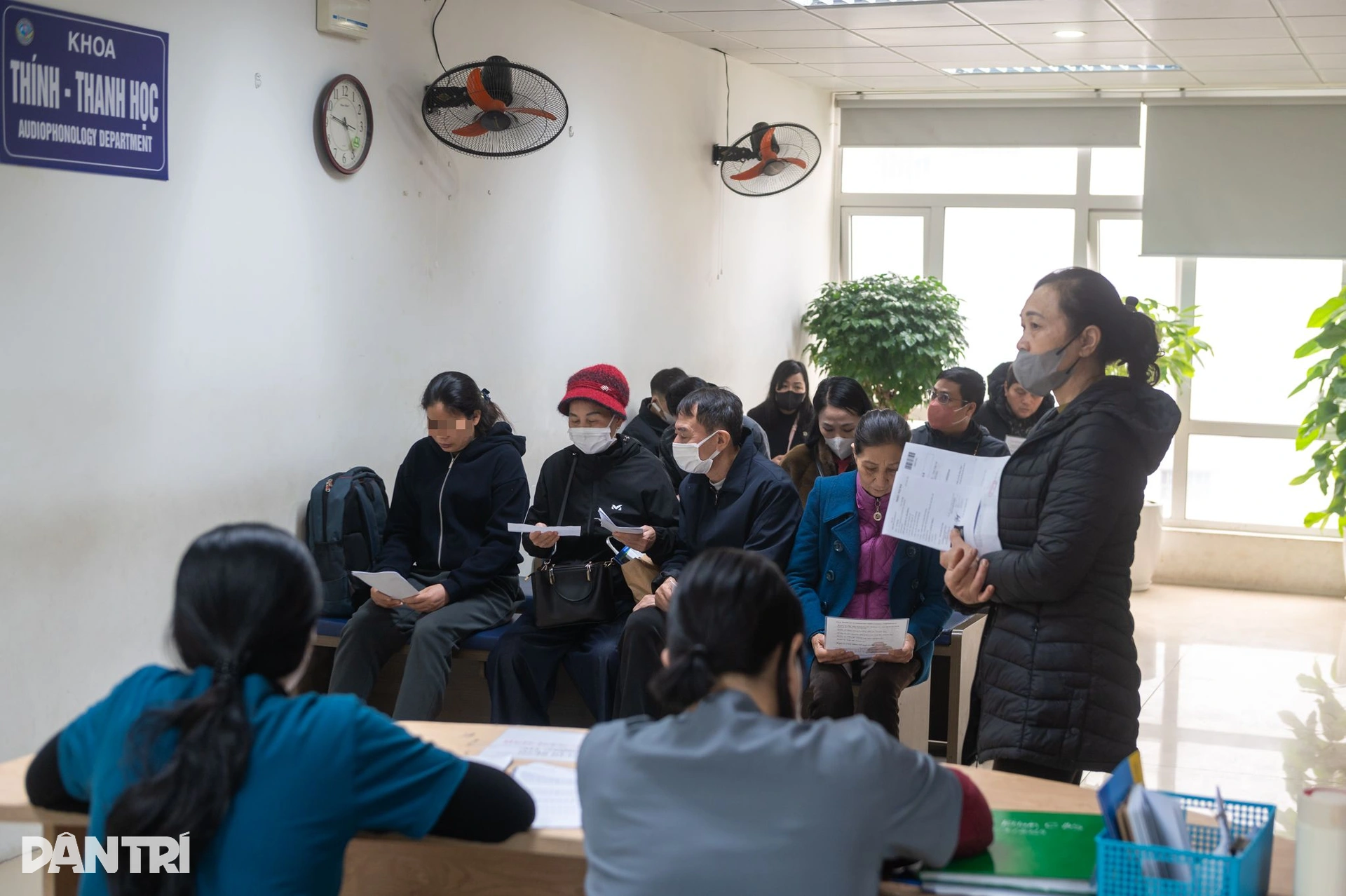 Bên trong khoang mũi sưng nề của người Hà Nội giữa cao điểm ô nhiễm - 10