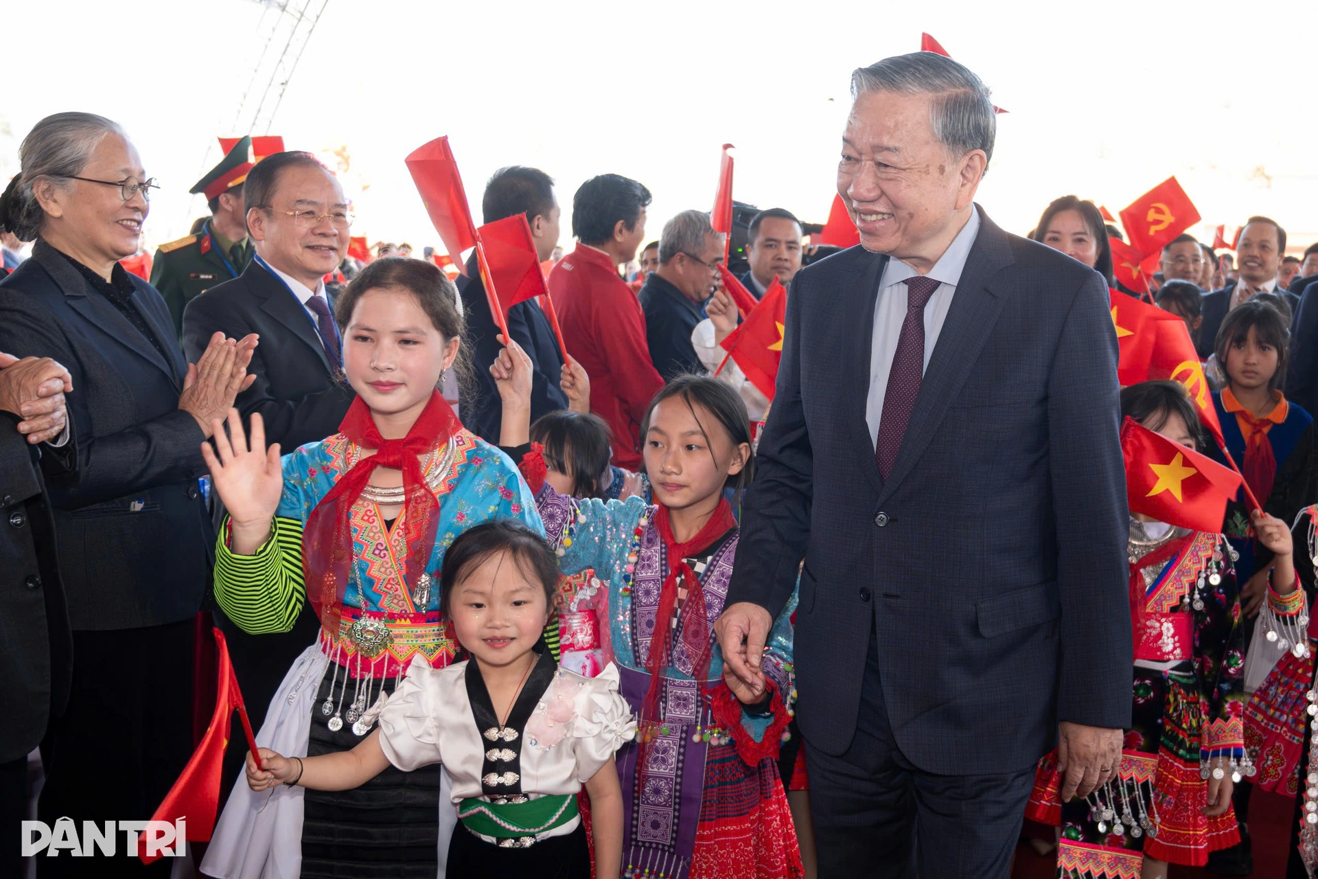 Tổng Bí thư Tô Lâm dự lễ khánh thành trường nội trú hiện đại nhất vùng biên - 7