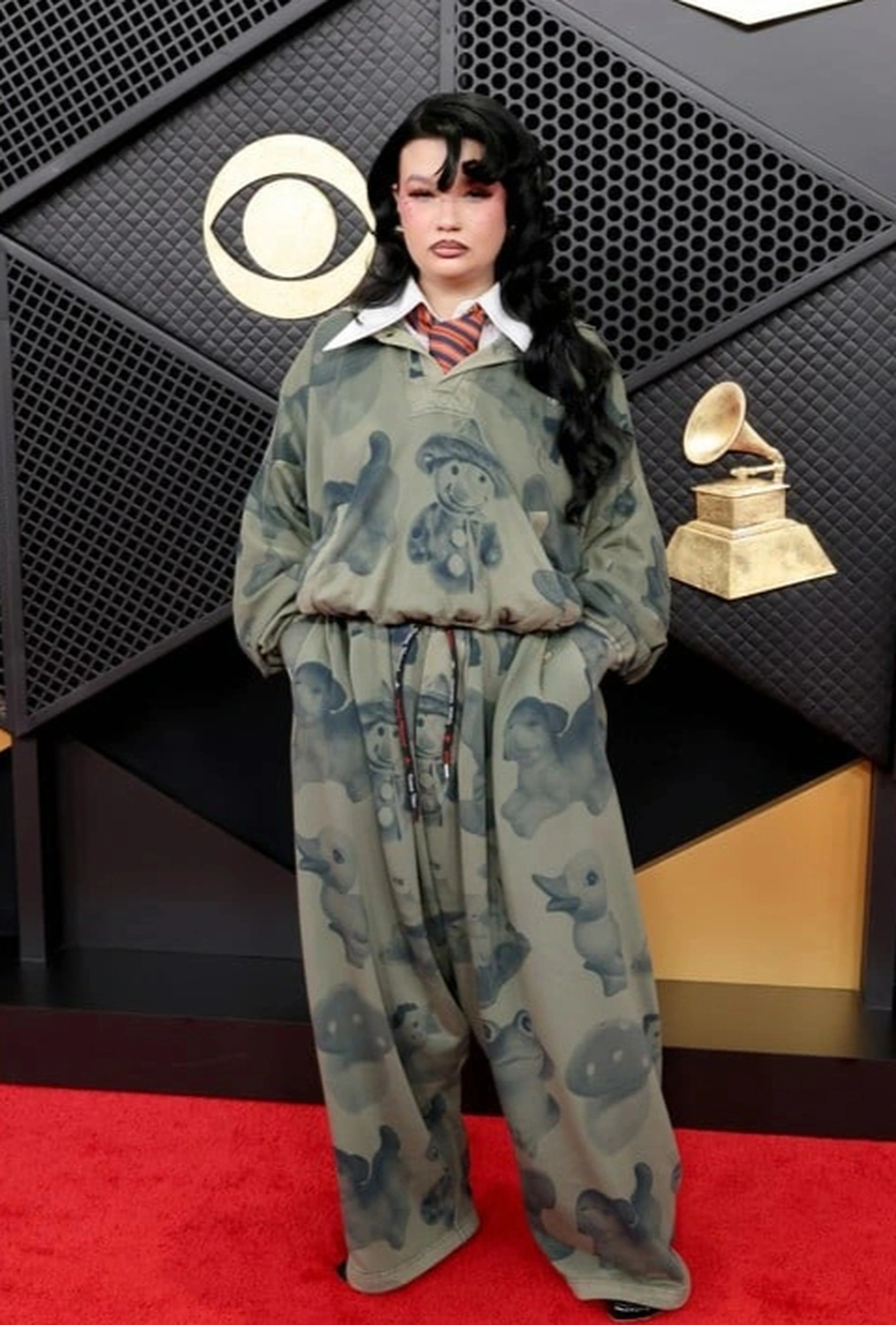 Nữ nghệ sĩ mặc như không mặc trên thảm đỏ Grammy 2026 - 18 Nữ nghệ sĩ mặc như không mặc trên thảm đỏ Grammy 2026 - 18