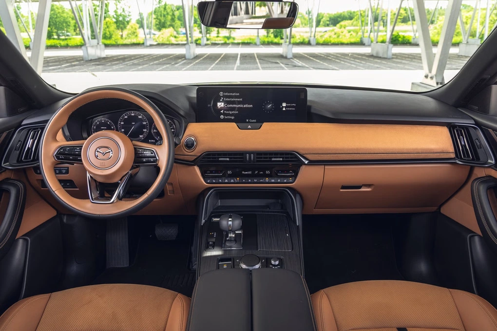 Mazda CX-90 sẽ có giá gần 2,5 tỷ đồng, tham vọng nâng tầm thương hiệu - 4 Mazda CX-90 sẽ có giá gần 2,5 tỷ đồng, tham vọng nâng tầm thương hiệu - 4