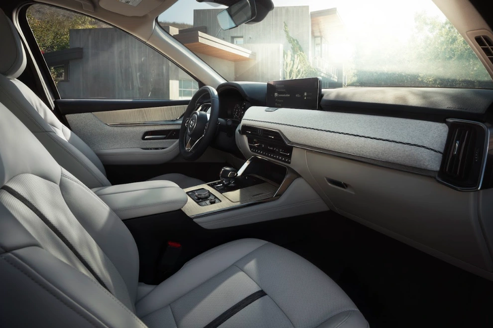 Mazda nhận đặt hàng mẫu SUV Flagship CX-90 2.5 PHEV cao cấp mới tại Việt Nam - 4