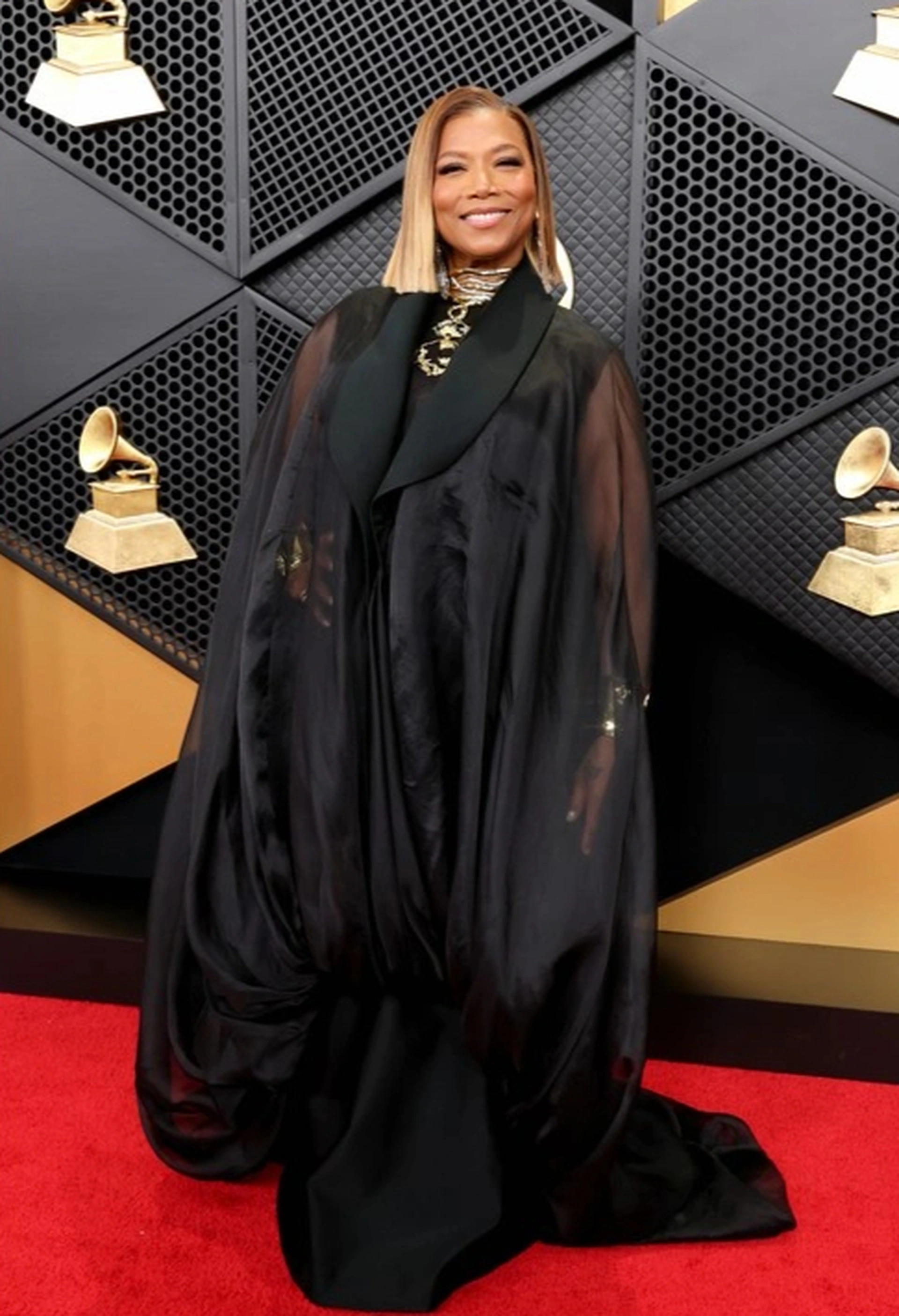 Nữ nghệ sĩ mặc như không mặc trên thảm đỏ Grammy 2026 - 4 Nữ nghệ sĩ mặc như không mặc trên thảm đỏ Grammy 2026 - 4