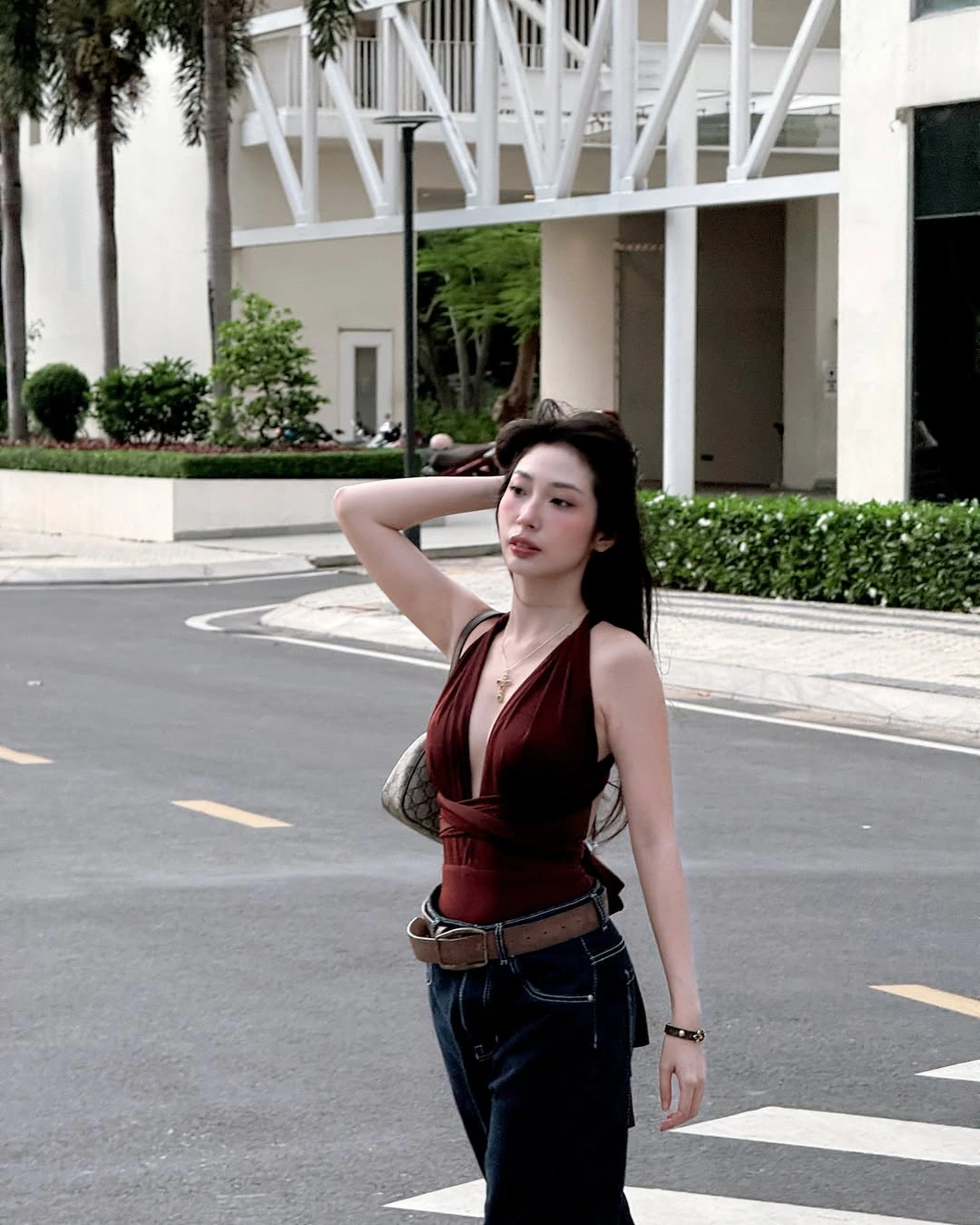 Khổng Tú Quỳnh tuổi 35: Diện bikini gây sốt, đính chính tin đồn hẹn hò - 9 Khổng Tú Quỳnh tuổi 35: Diện bikini gây sốt, đính chính tin đồn hẹn hò - 9