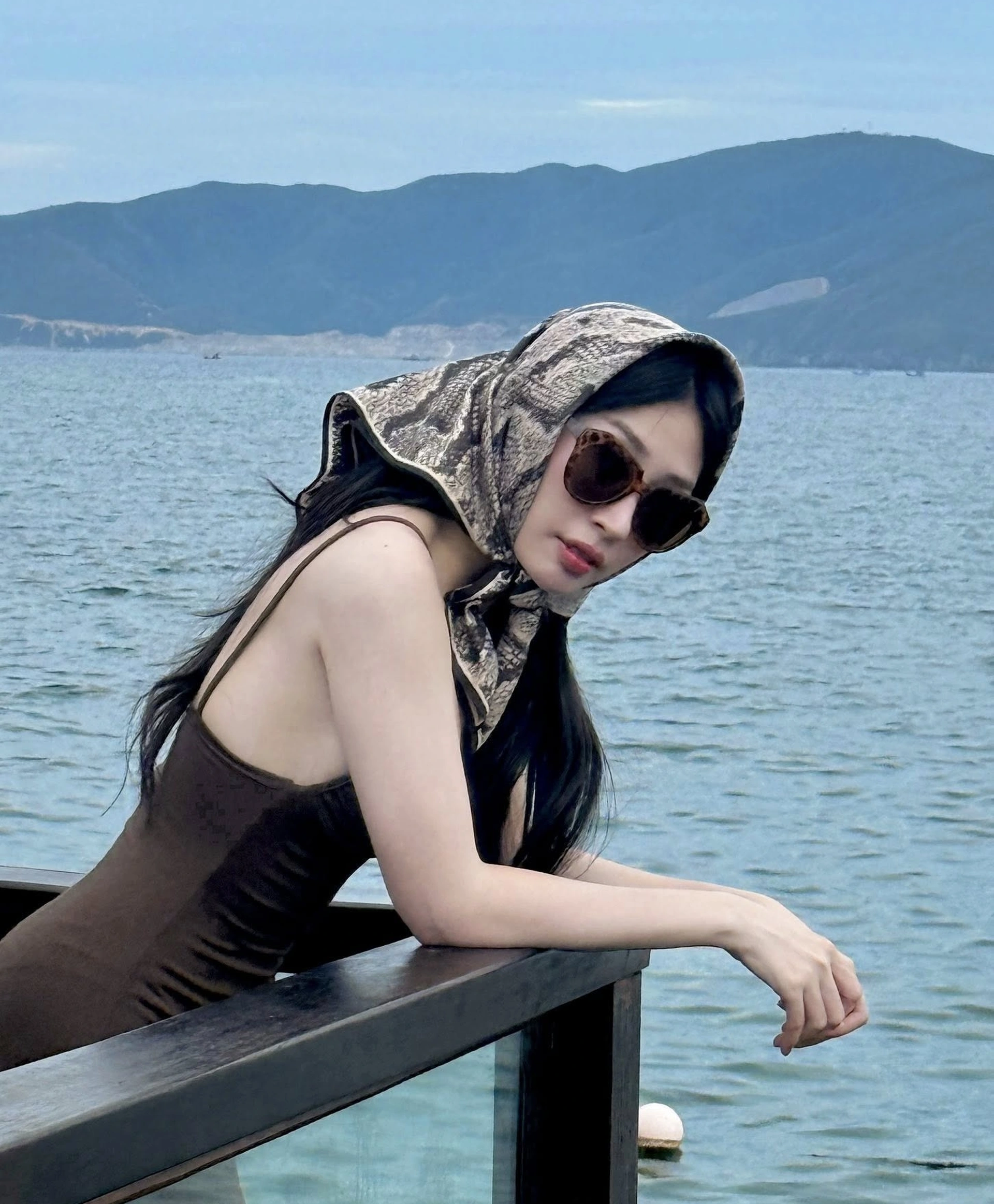 Khổng Tú Quỳnh tuổi 35: Diện bikini gây sốt, đính chính tin đồn hẹn hò - 13 Khổng Tú Quỳnh tuổi 35: Diện bikini gây sốt, đính chính tin đồn hẹn hò - 13