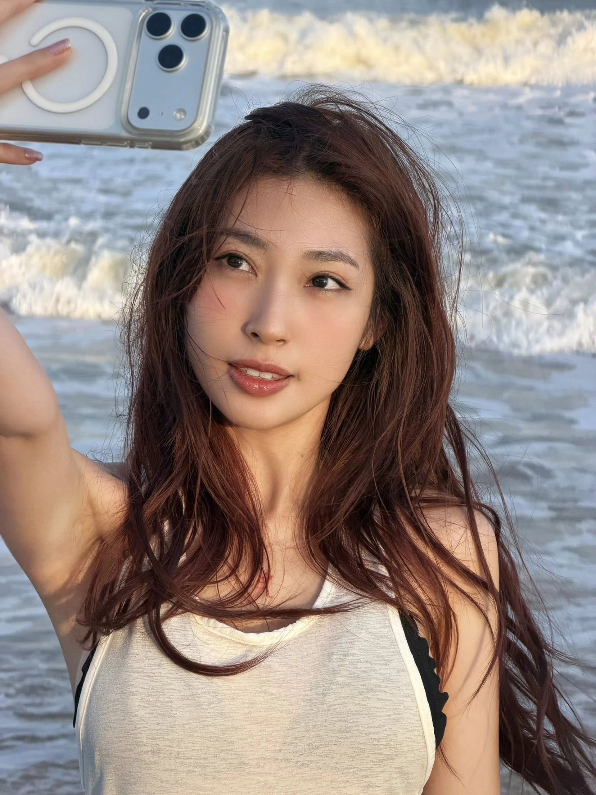 Khổng Tú Quỳnh tuổi 35: Diện bikini gây sốt, đính chính tin đồn hẹn hò - 2 Khổng Tú Quỳnh tuổi 35: Diện bikini gây sốt, đính chính tin đồn hẹn hò - 2