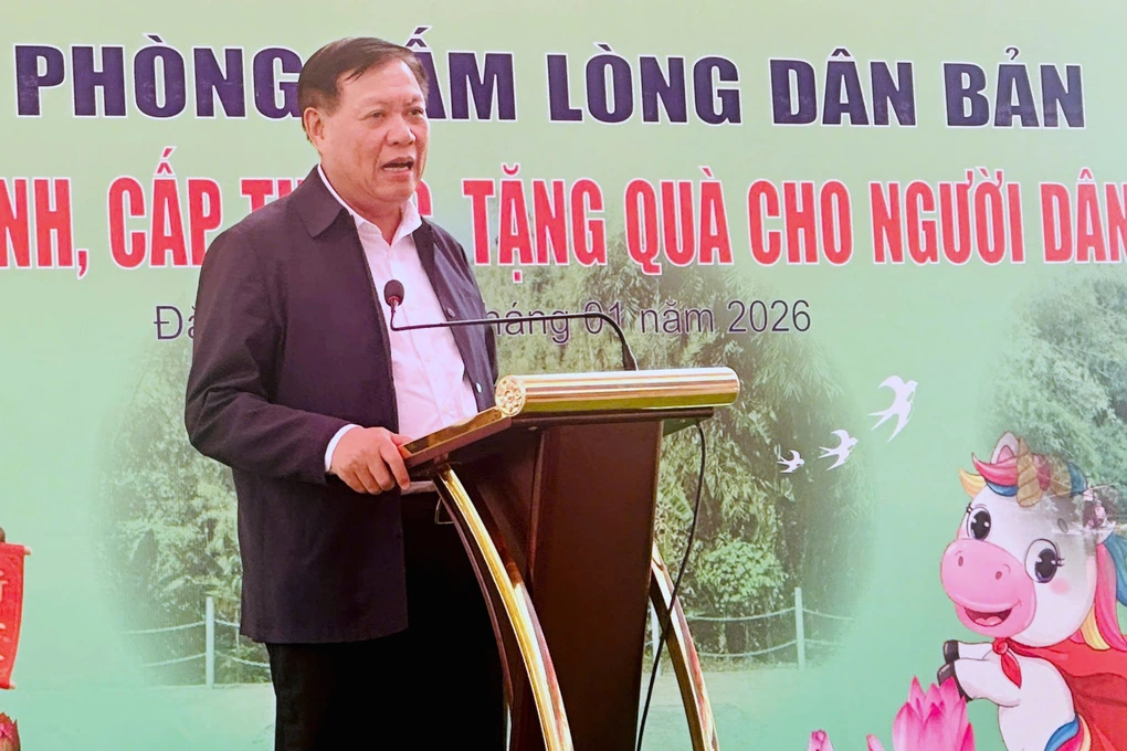 Tặng 1.200 phần thuốc, mang mùa xuân đến với người dân biên giới - 2