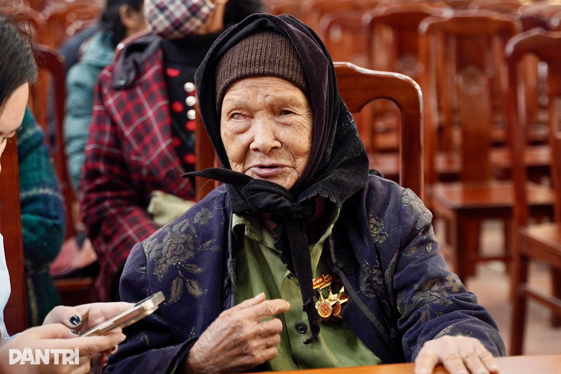 Báo Dân trí trao quà Tết Nhân ái tới 100 hộ khó khăn ở Thái Nguyên - 12 Báo Dân trí trao quà Tết Nhân ái tới 100 hộ khó khăn ở Thái Nguyên - 12