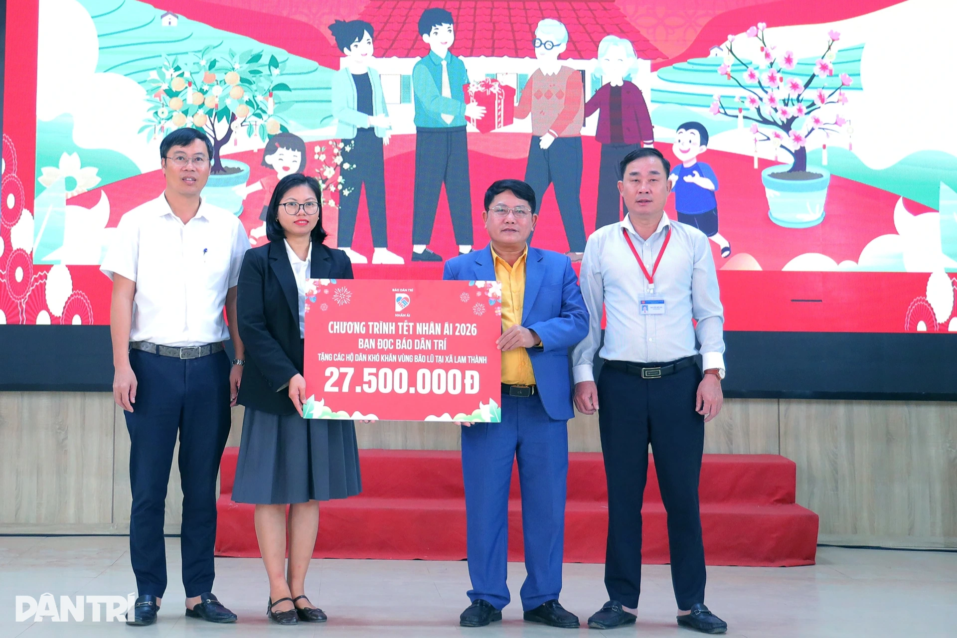 Có quà Dân trí, tôi để mua thịt Tết, bánh thắp hương cúng tổ tiên - 2 Có quà Dân trí, tôi để mua thịt Tết, bánh thắp hương cúng tổ tiên - 2