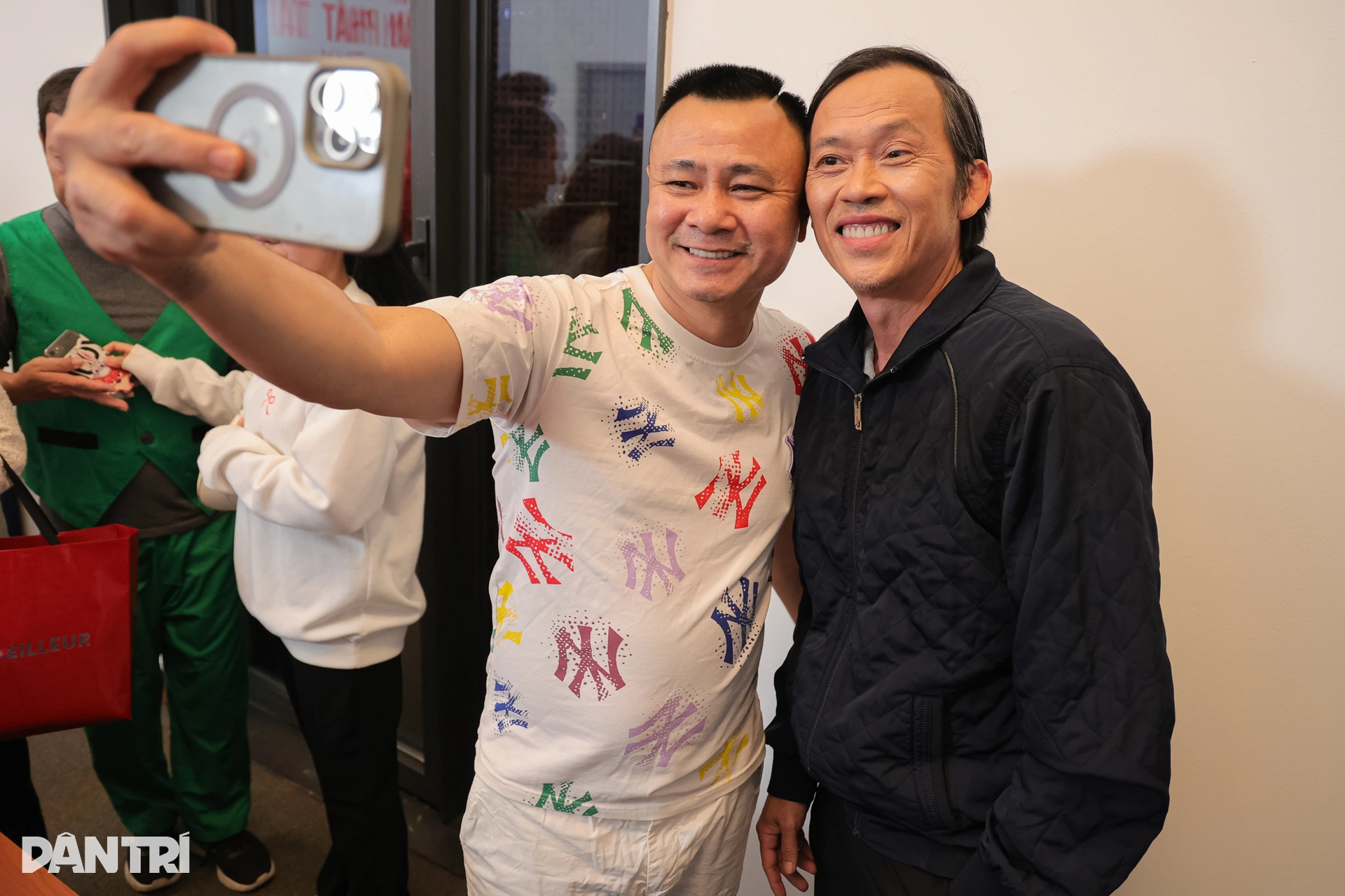 Quang Thắng hé lộ lý do diện mạo trẻ trung, thon gọn bất ngờ ở tuổi U60 - 9 Quang Thắng hé lộ lý do diện mạo trẻ trung, thon gọn bất ngờ ở tuổi U60 - 9