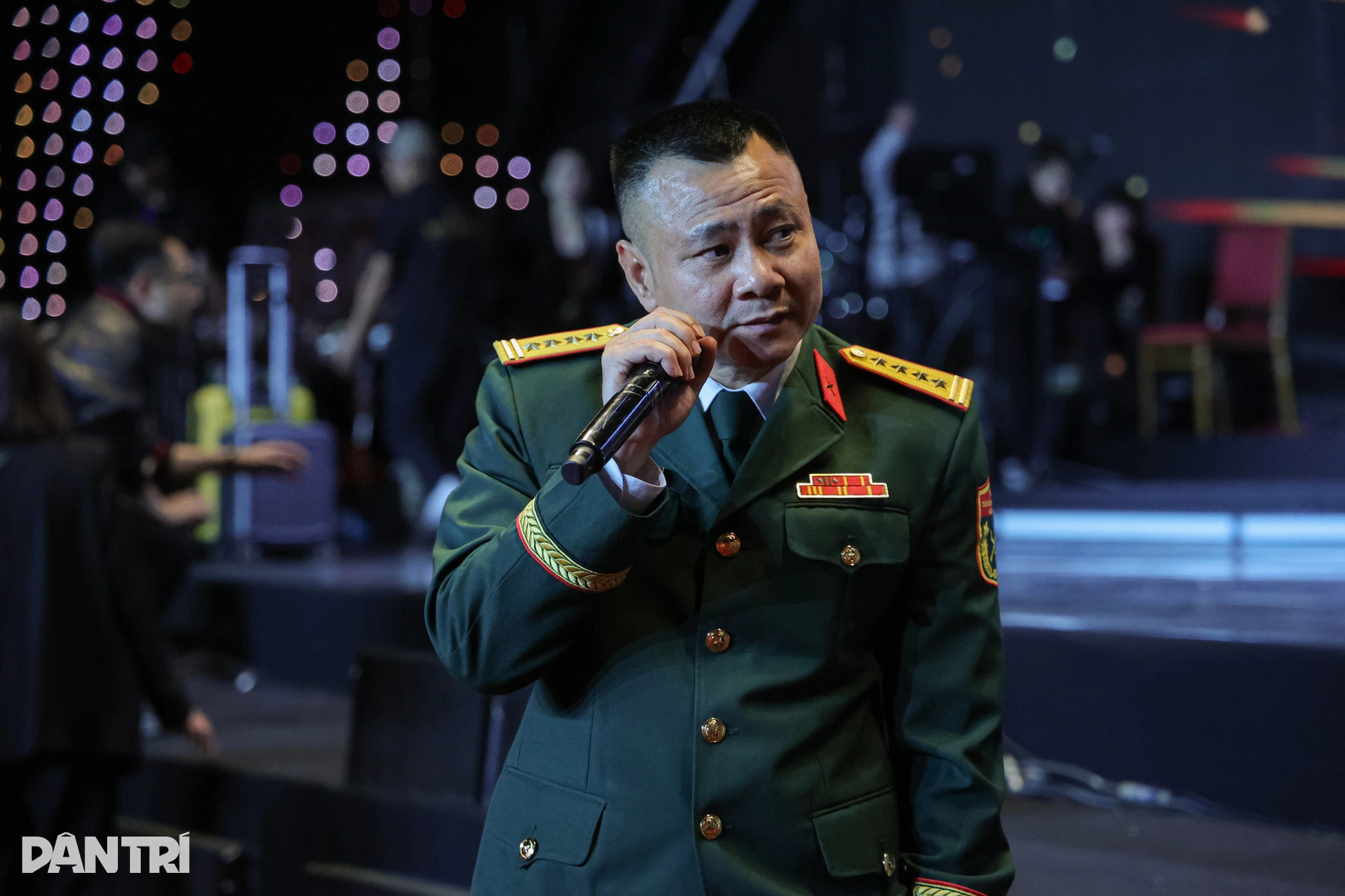 Quang Thắng hé lộ lý do diện mạo trẻ trung, thon gọn bất ngờ ở tuổi U60 - 10 Quang Thắng hé lộ lý do diện mạo trẻ trung, thon gọn bất ngờ ở tuổi U60 - 10