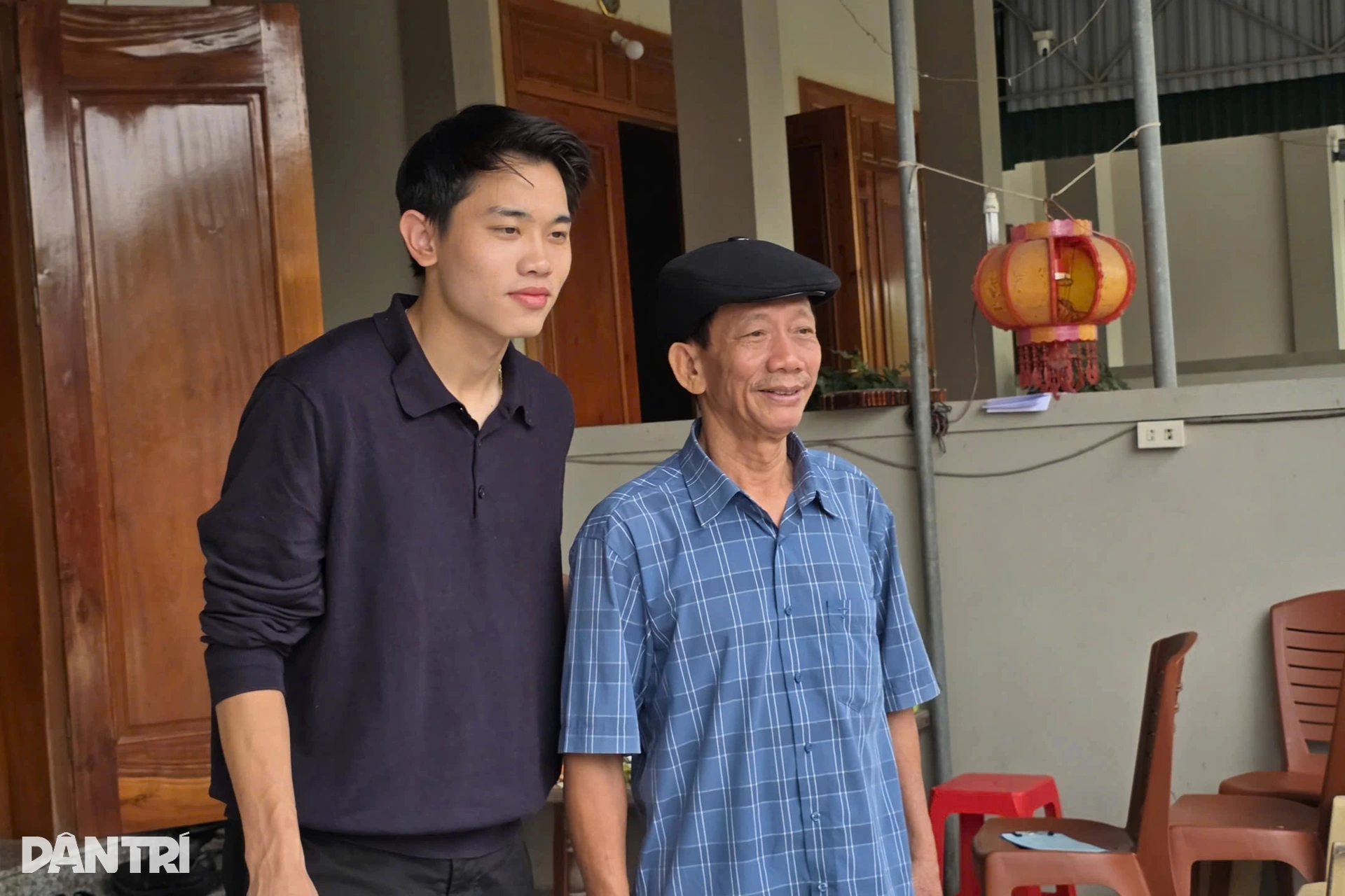 Bố Nguyễn Đình Bắc làm 180 mâm cỗ cảm ơn làng xóm, người hâm mộ - 2