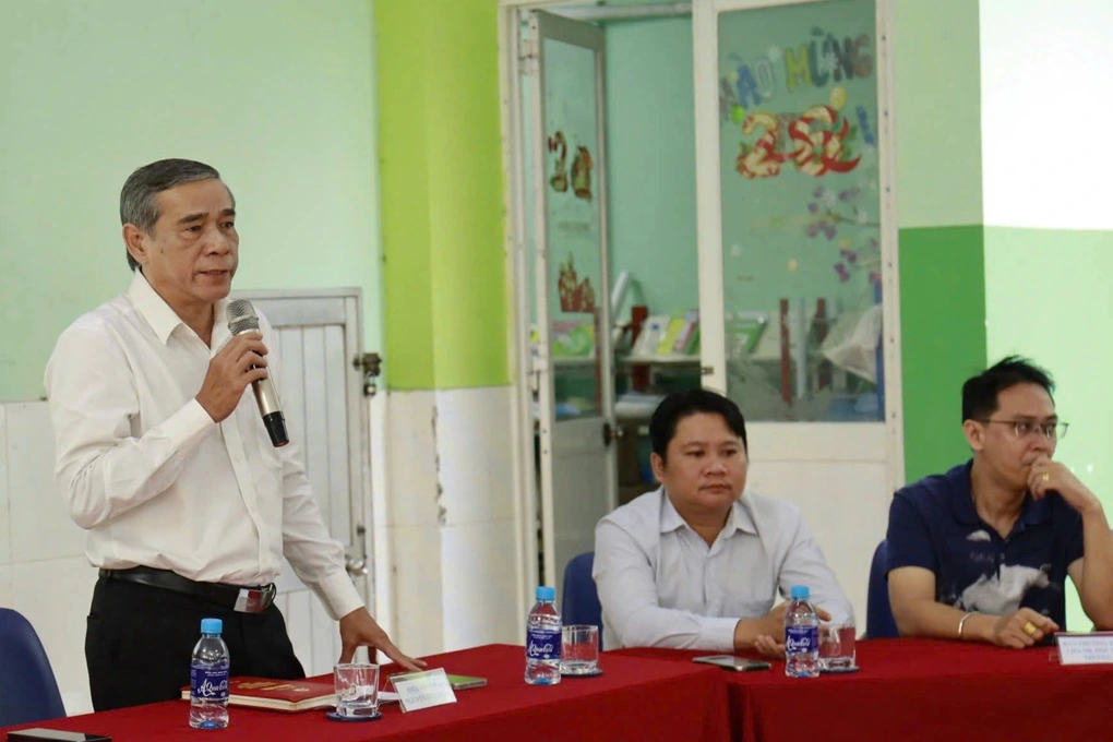 Phụ huynh giận dữ, đề nghị trường khởi kiện nhà cung cấp suất ăn Sago Food - 3 Phụ huynh giận dữ, đề nghị trường khởi kiện nhà cung cấp suất ăn Sago Food - 3