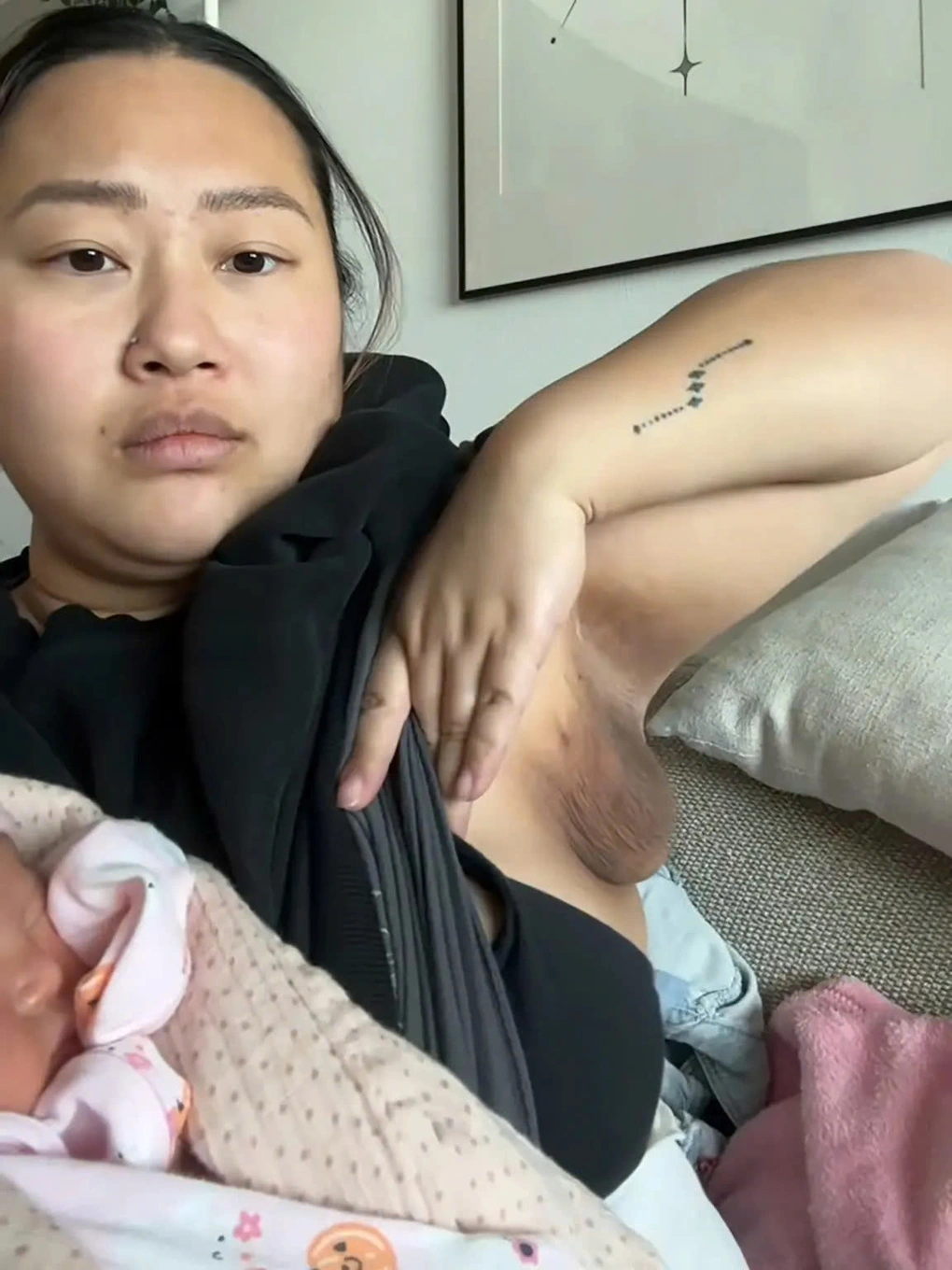 Mỹ: Người phụ nữ bất ngờ phát hiện “bầu ngực thứ ba” sau khi sinh - 2 Mỹ: Người phụ nữ bất ngờ phát hiện “bầu ngực thứ ba” sau khi sinh - 2