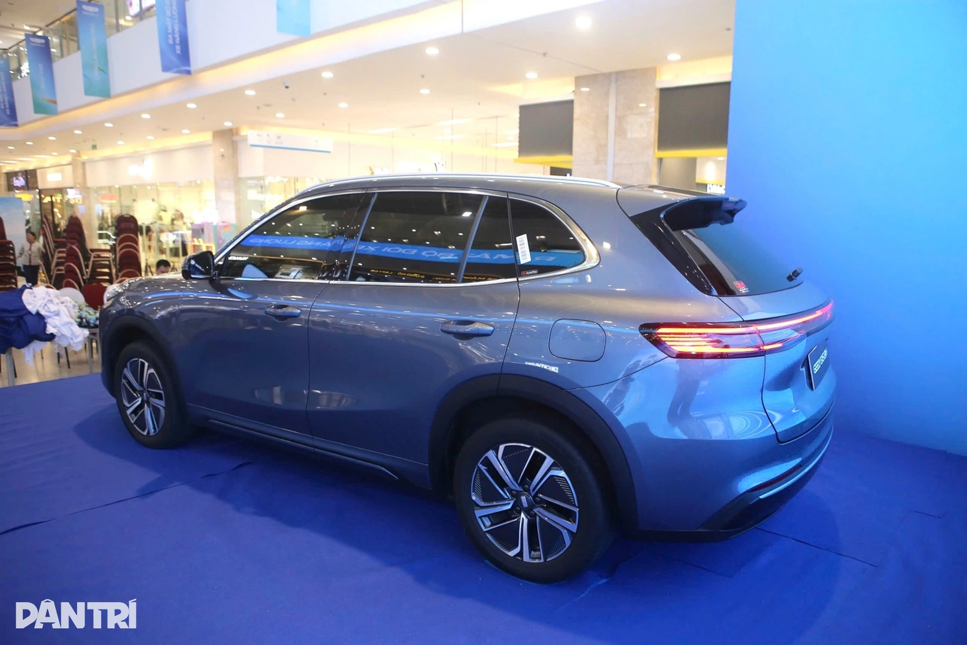 Geely EX5 PHEV giá gần 1 tỷ đồng, đối thủ mới của Sealion 6 và Destinator - 2