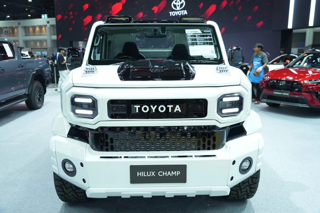 Chiếc Hilux có giá quy đổi chỉ hơn 400 triệu đồng được độ phong cách Brabus - 2