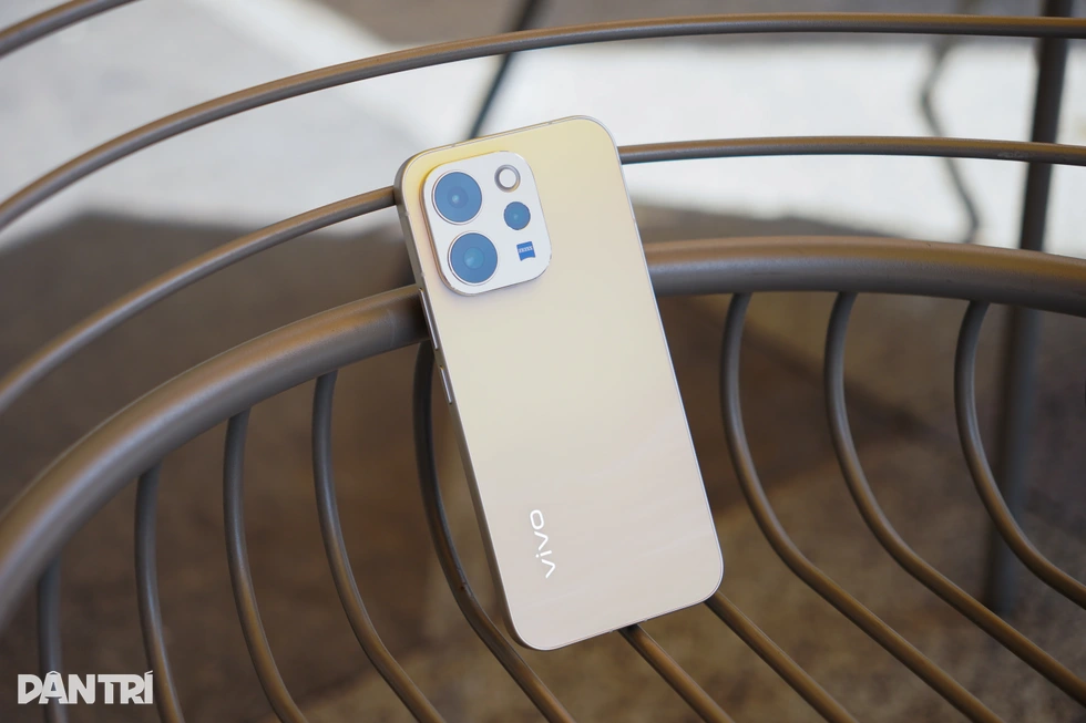 Đánh giá vivo V70: Có gì để cạnh tranh iPhone 17e, OPPO Reno15 Pro? - 32