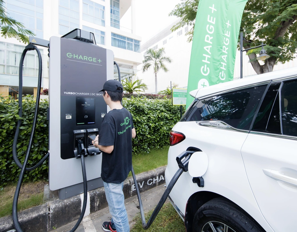 Grab ra mắt tính năng Tiện ích xe điện, góp phần giải bài toán trải nghiệm sạc cho tài xế - 2 Grab ra mắt tính năng Tiện ích xe điện, góp phần giải bài toán trải nghiệm sạc cho tài xế - 2