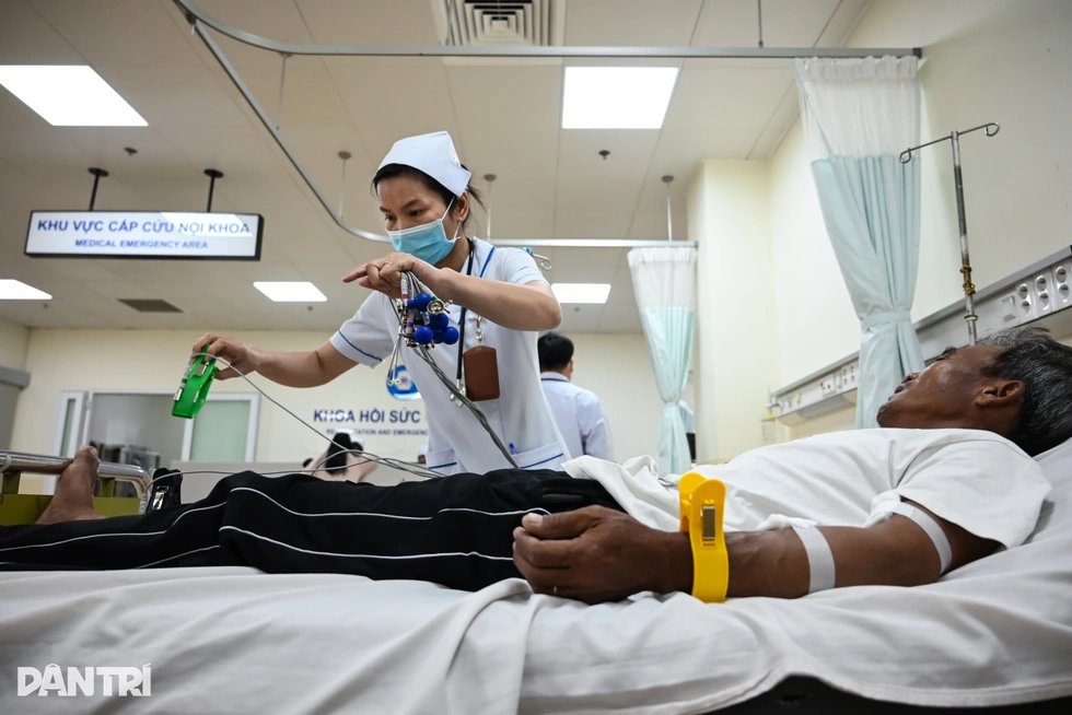 Đêm trắng và áp lực cấp cứu tại bệnh viện “nghìn tỷ” ở cửa ngõ TPHCM - 7
