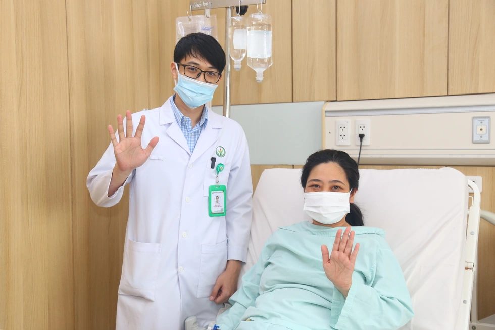 Mẹ cô gái người Anh xúc động gặp lại con trong hình hài người Việt - 6 Mẹ cô gái người Anh xúc động gặp lại con trong hình hài người Việt - 6