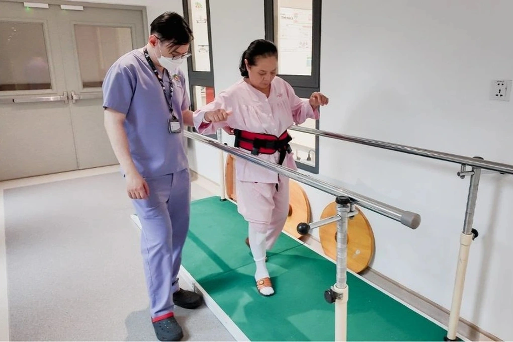 Đau cổ, tê tay, mất ngủ: Khi nào cần nghĩ đến bệnh cột sống cổ? - 2 Đau cổ, tê tay, mất ngủ: Khi nào cần nghĩ đến bệnh cột sống cổ? - 2