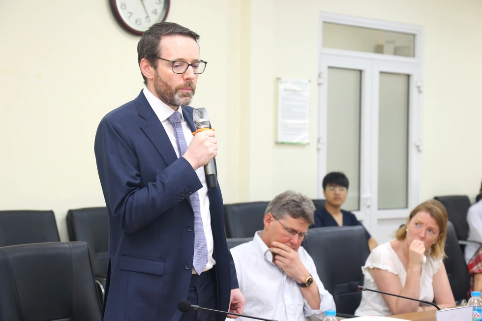 Mẹ cô gái người Anh xúc động gặp lại con trong hình hài người Việt - 7 Mẹ cô gái người Anh xúc động gặp lại con trong hình hài người Việt - 7