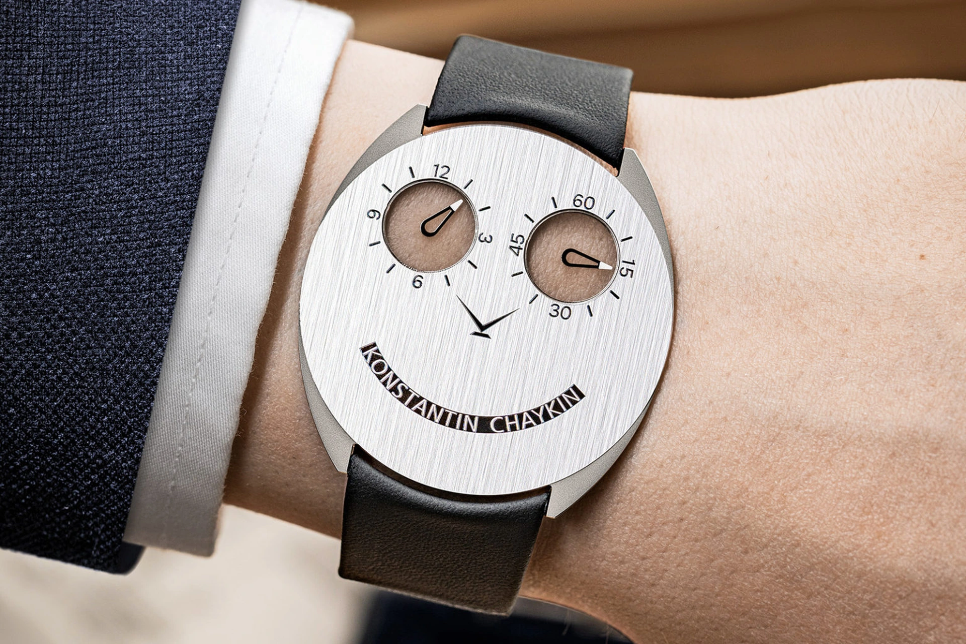 Ra mắt mẫu đồng hồ mỏng nhất thế giới, chỉ có 12 chiếc, giá không giới hạn - 7 Ra mắt mẫu đồng hồ mỏng nhất thế giới, chỉ có 12 chiếc, giá không giới hạn - 7