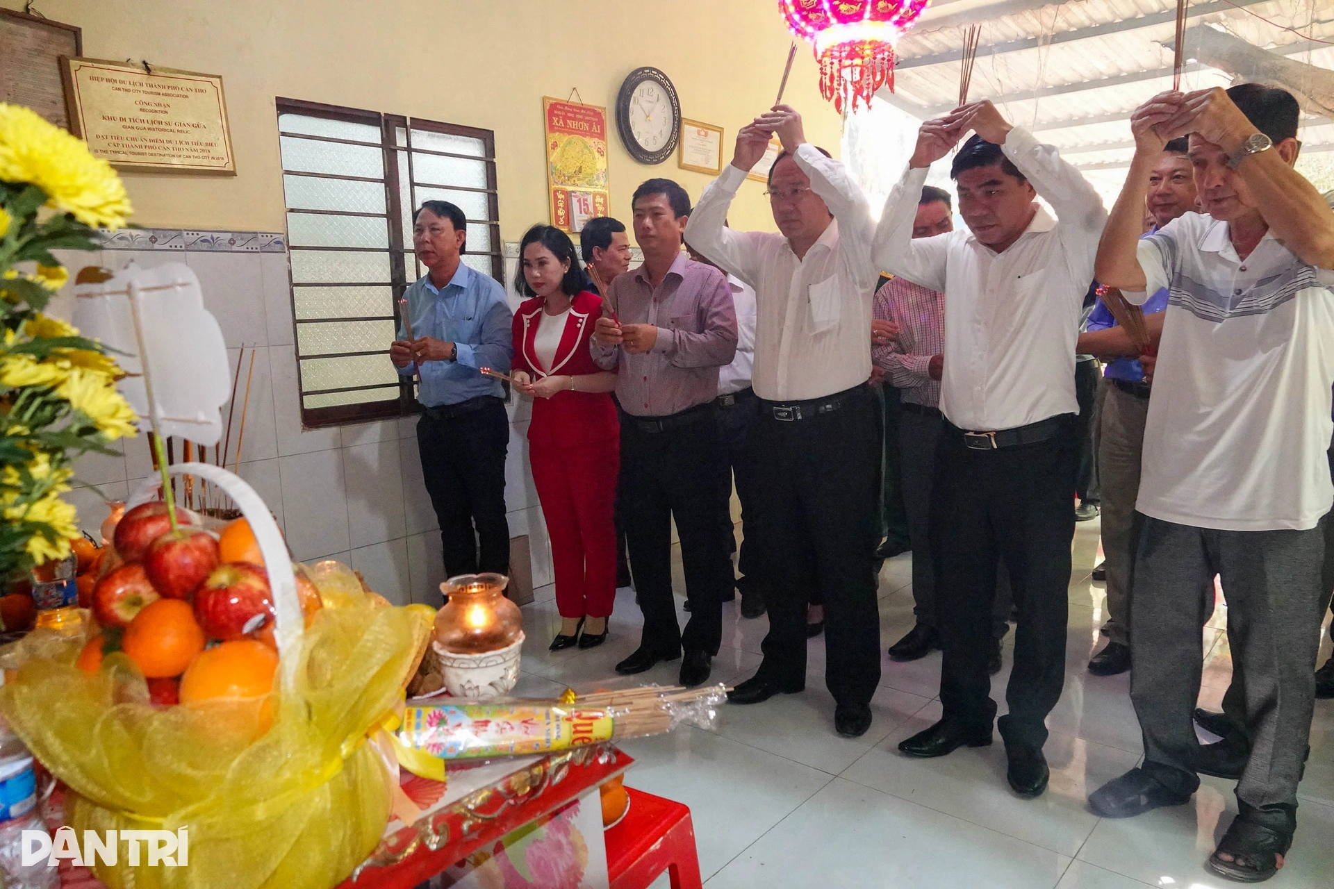 Hàng nghìn người đổ về khu di tích ở Cần Thơ xem múa bóng rỗi - 4 Hàng nghìn người đổ về khu di tích ở Cần Thơ xem múa bóng rỗi - 4