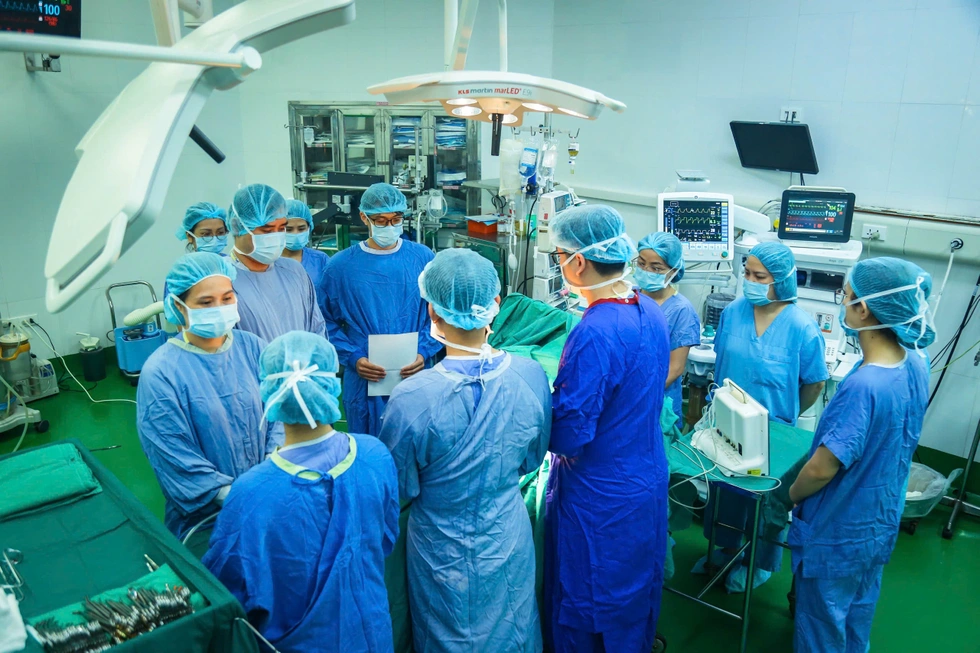 Mẹ cô gái người Anh xúc động gặp lại con trong hình hài người Việt - 8 Mẹ cô gái người Anh xúc động gặp lại con trong hình hài người Việt - 8