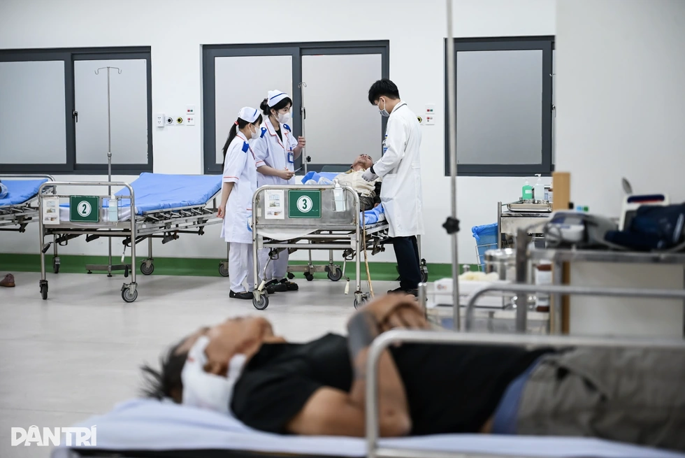 Đêm trắng và áp lực cấp cứu tại bệnh viện “nghìn tỷ” ở cửa ngõ TPHCM - 13