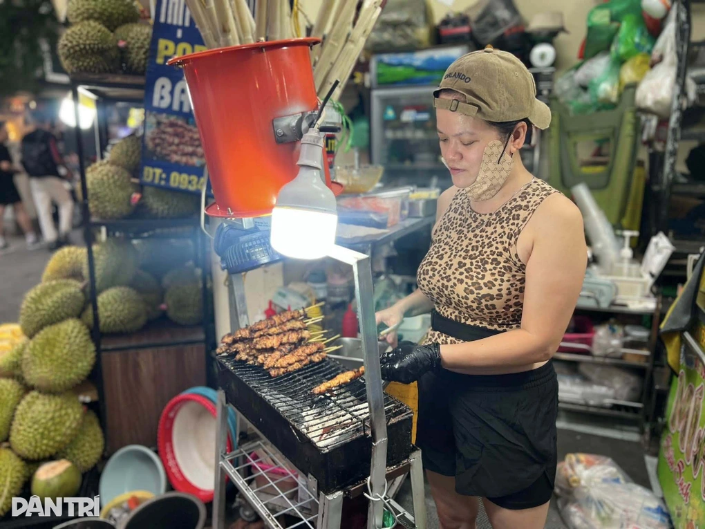 Chủ quán Hà Nội bất ngờ khi vợ chồng Tổng thống Hàn Quốc ghé thưởng thức sầu riêng - 2 Chủ quán Hà Nội bất ngờ khi vợ chồng Tổng thống Hàn Quốc ghé thưởng thức sầu riêng - 2
